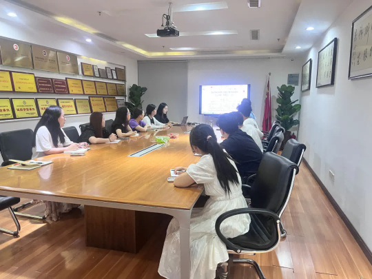 緊跟政策新步伐<div   id=